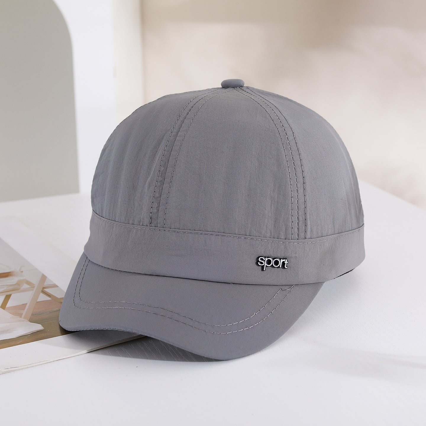 Men's Solid-color Sport Quick-drying Thin Style Versatile Sporty Short-brimmed Baseball Cap Suitable For Daily Commuting, Casual Outings And Outdoor Activities.