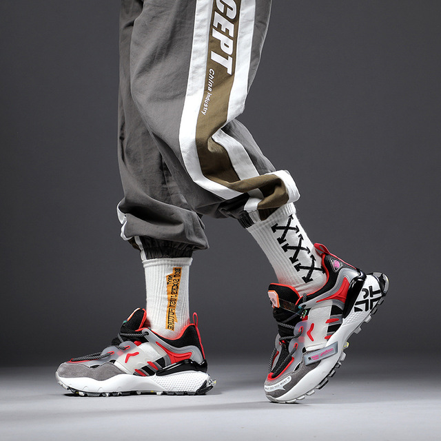 Thick soles heighten daddy's shoes